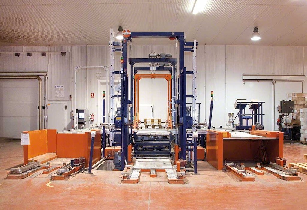 Kontrolne točke paleta kontroliraju unose paleta u instalaciju na potpuno automatiziran način Kontrolne točke paleta kontroliraju unose paleta u instalaciju na potpuno automatiziran način