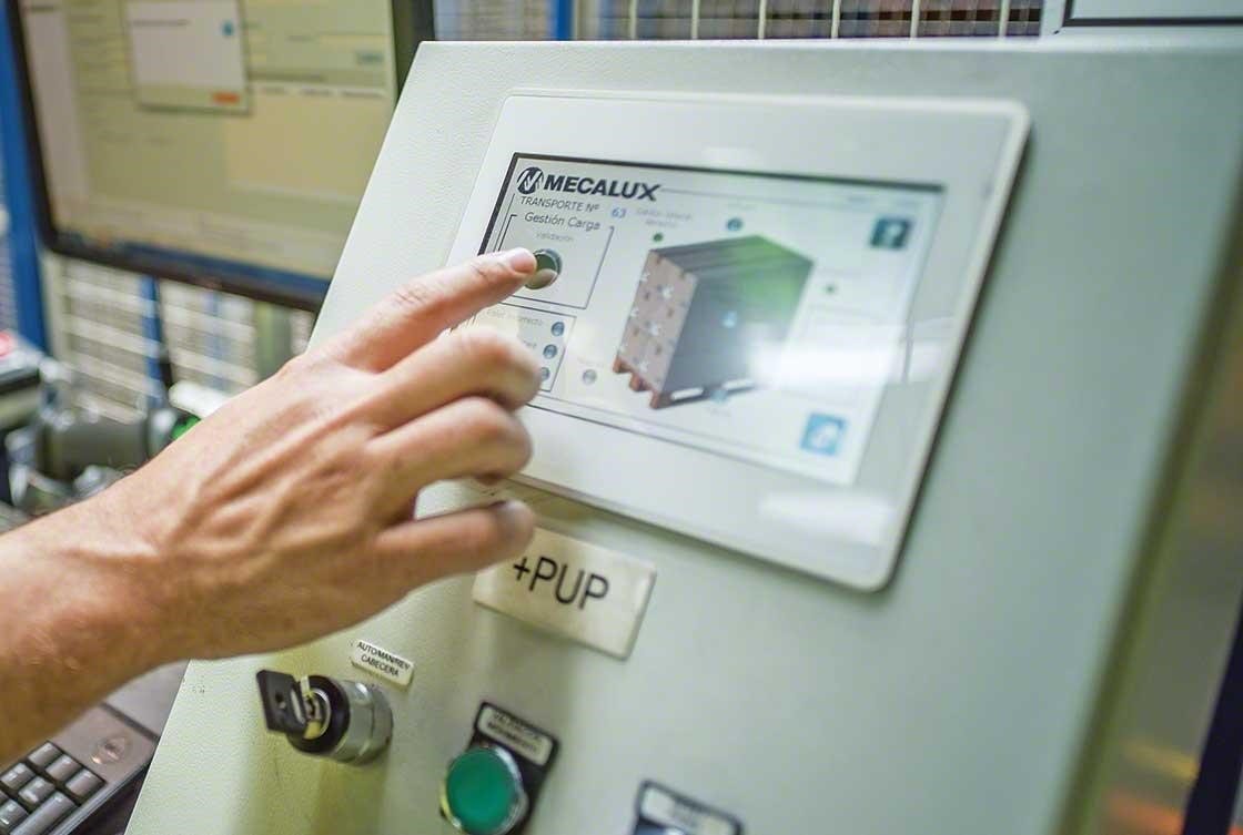 Sustav za upravljanje skladištem ima udjela u zadacima vezanim uz primitak robe.