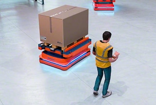 AMR roboti mogu otkriti prepreke i prilagoditi svoje rute kako bi ih izbjegli