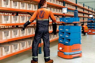 Autonomni mobilni roboti idealan su izbor za operacije ručnog komisioniranja