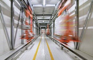 Električni jednotračni sustav predstavlja rješenje velike brzine koje ubrzava protok paleta Električni jednotračni sustav predstavlja rješenje velike brzine koje ubrzava protok paleta