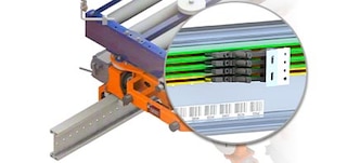 Podne tračnice pričvršćene su za pod skladišta