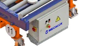 Ugrađeni PLC komunicira svaki kolica sa softverom za upravljanje flotom